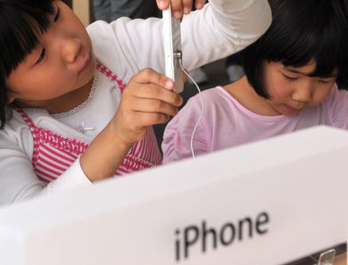 Apple: 32 milioni di rimborsi per gli acquisti dei baby-utenti