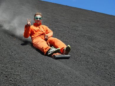 Surf giù dal vulcano