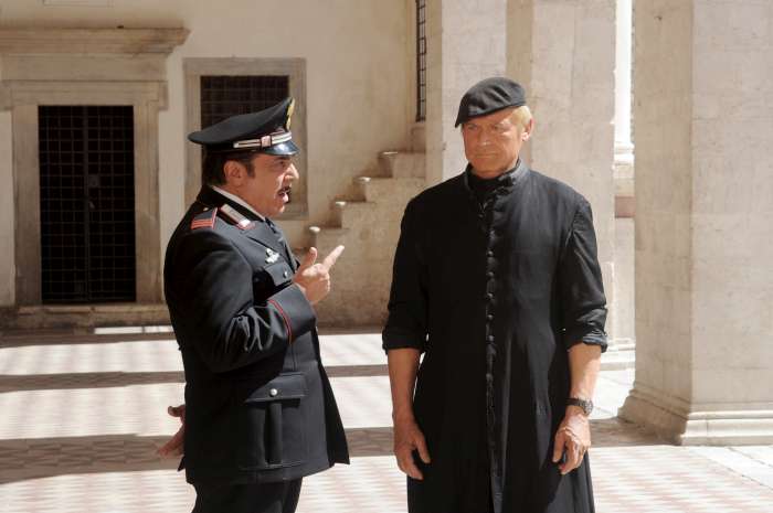 Don Matteo, Terence Hill rimette la tonaca su Rai1