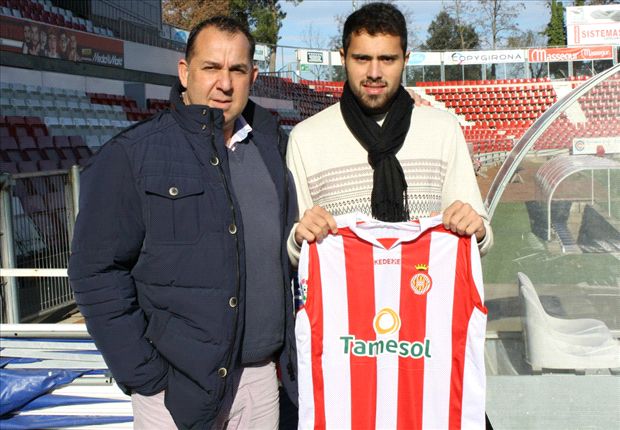 Pascual: il calciatore ingaggiato tramite i social network Pascual: il calciatore ingaggiato tramite i social network