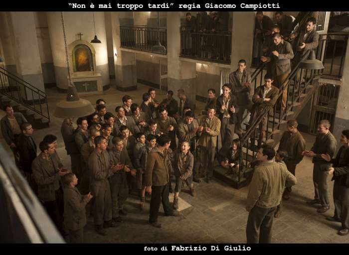 Claudio Santamaria su Rai 1 in Non è mai troppo tardi Claudio Santamaria su Rai 1 in Non è mai troppo tardi