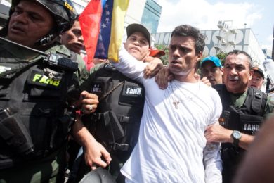 Venezuela, Maduro mostra i muscoli contro i “fascisti”