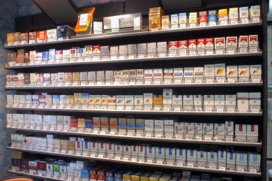 Sigarette, i tabaccai chiedono l’aumento dei prezzi