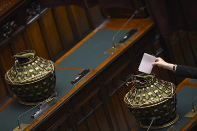 Barca pressato da De Benedetti, Renzi pure?