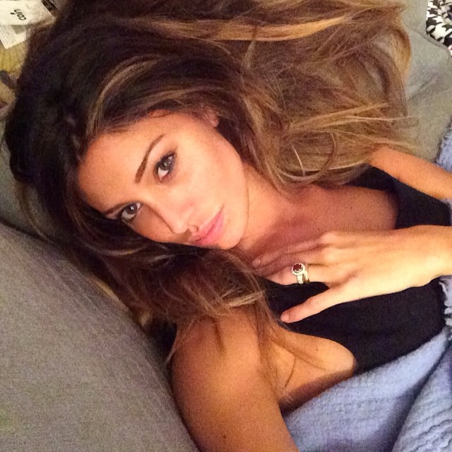 Belén Rodriguez: tapiro d’oro per le labbra a canotto Belén Rodriguez: tapiro d’oro per le labbra a canotto