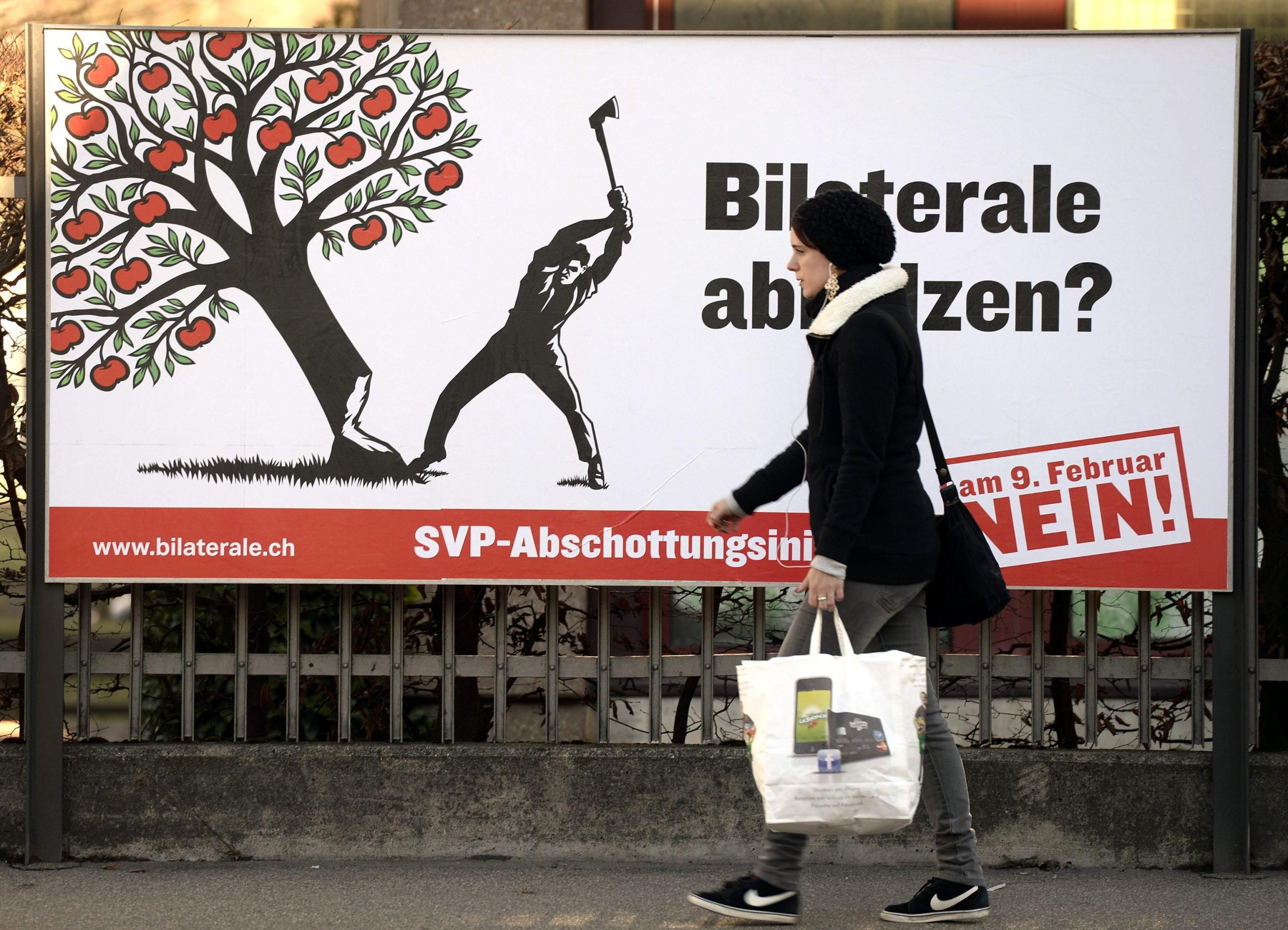 Cosa prevede la norma Svizzera contro gli immigrati