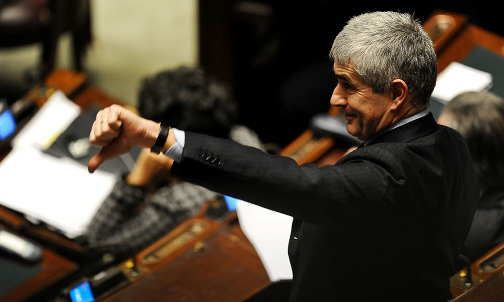 Il Centro nella tenaglia tra Forza Italia e Pd