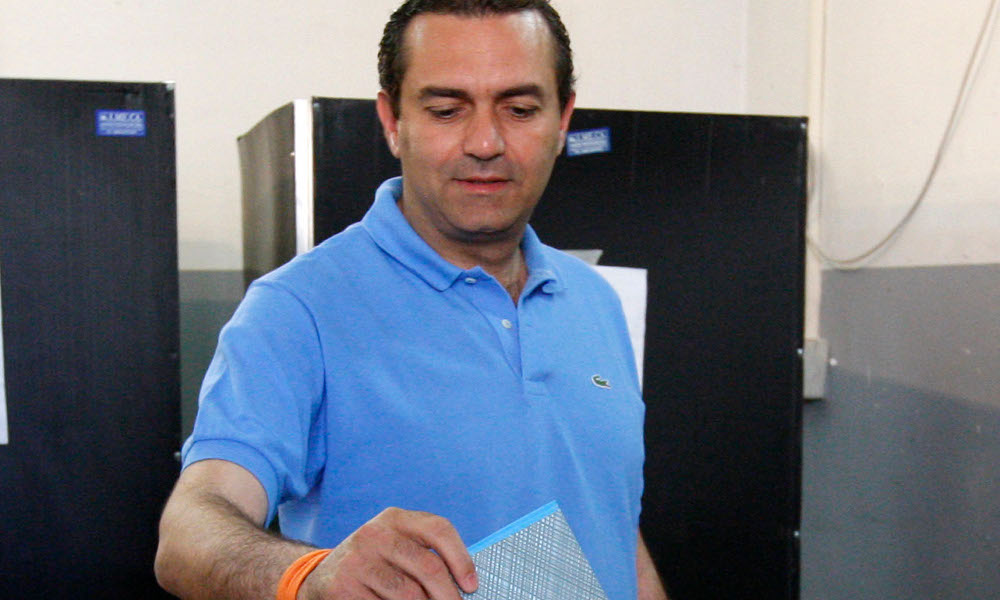 Così de Magistris si rimangia… il debito Così de Magistris si rimangia… il debito