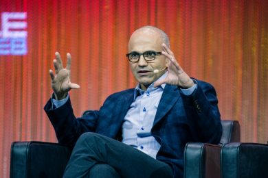 Con Nadella al timone Microsoft punta dritto su Google