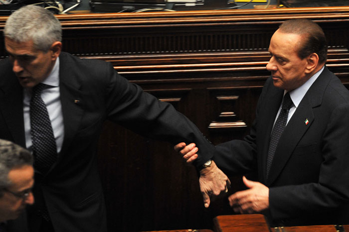 Casini torna da Berlusconi (ed il “centrino” si arrabbia)