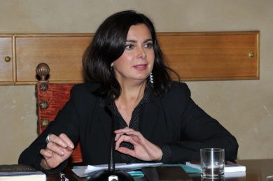 Boldrini story: ancora polemiche su twitter