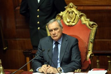 Renzi riformi il Senato, alla faccia di Grasso