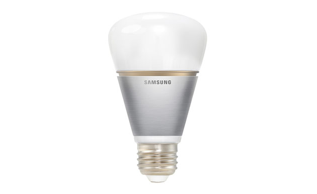 Samsung, ecco la lampadina intelligente: dura 10 anni Samsung, ecco la lampadina intelligente: dura 10 anni