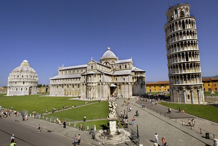 More and more tourists visit Italy in Spring