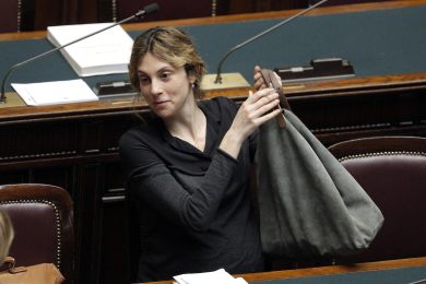 Impiegati statali, perché è ora di mandarli in pensione