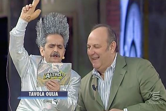 Ascolti 25/3: Gerry Scotti fa meglio di Bonolis Ascolti 25/3: Gerry Scotti fa meglio di Bonolis