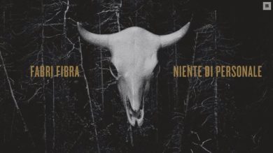 Fabri Fibra risponde al dissing di Vacca con “Niente di personale”