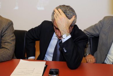 Moretti, il taglio dello stipendio e l’invito di twitter