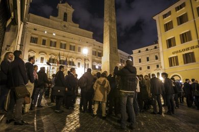Al Senato arriva il regolamento che ammazza gli ex grillini