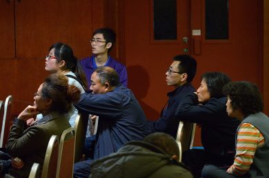 Aereo scomparso: la disperata attesa dei parenti – Foto