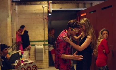 Toilets, quando l’amore sboccia… in bagno – Video