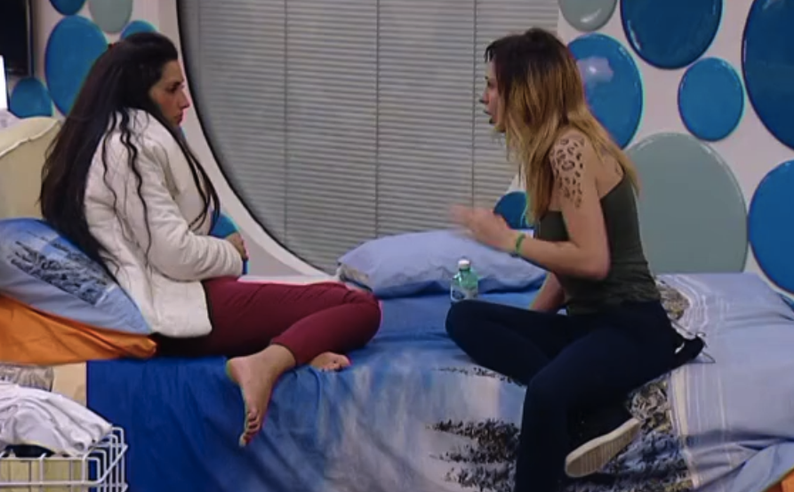 Grande Fratello 13: tensione tra Angela e Francesca, Andrea contro Chicca Grande Fratello 13: tensione tra Angela e Francesca, Andrea contro Chicca