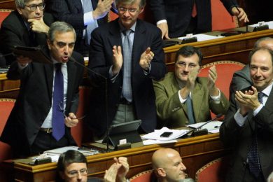 Gasparri: “Renzi, niente scherzi o saltano le riforme”