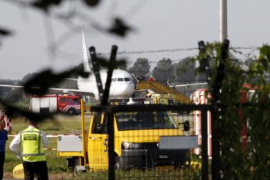 Come ti porto una bomba sull’aereo
