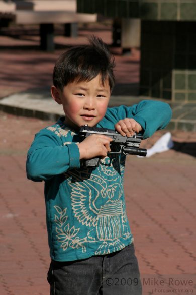 Facebook ha una gatta difficile da pelare: il traffico d’armi