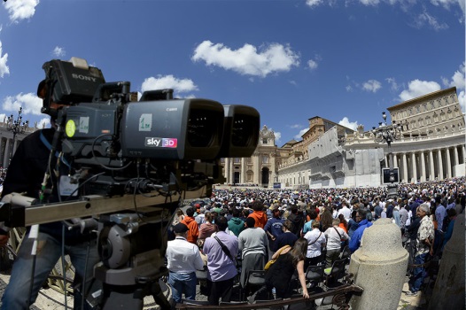 Piazza San Pietro: la prima canonizzazione in 3D Piazza San Pietro: la prima canonizzazione in 3D