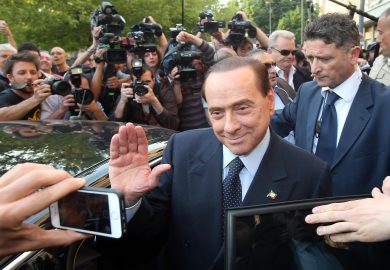Il Cav e quel divieto di criticare i magistrati