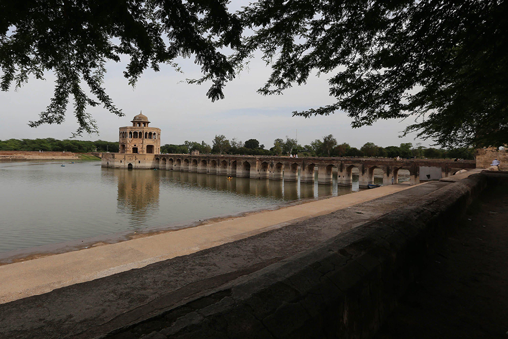 L’Hiran Minar, dove riposa l’antilope dell’imperatore L’Hiran Minar, dove riposa l’antilope dell’imperatore
