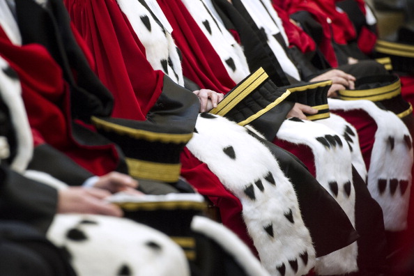 I magistrati non si tagliano lo stipendio (e tutto va bene) I magistrati non si tagliano lo stipendio (e tutto va bene)