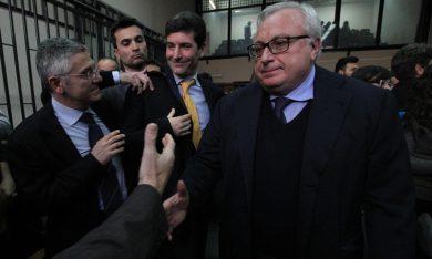 Una congiura per screditare il superpoliziotto