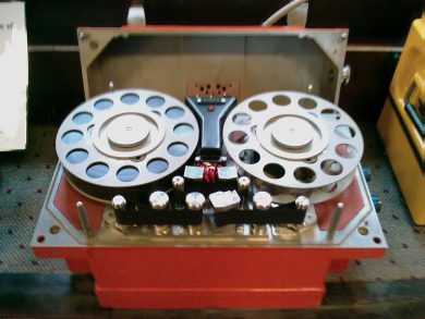 Come si trova una scatola nera in fondo all’oceano