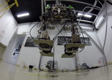 Addio sedia a rotelle, ecco l’esoscheletro robotico azionato dal pensiero