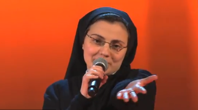 Suor Cristina canterà “Girls just want to have fun” – 5 cose da sapere sull’hit di Cindy Lauper