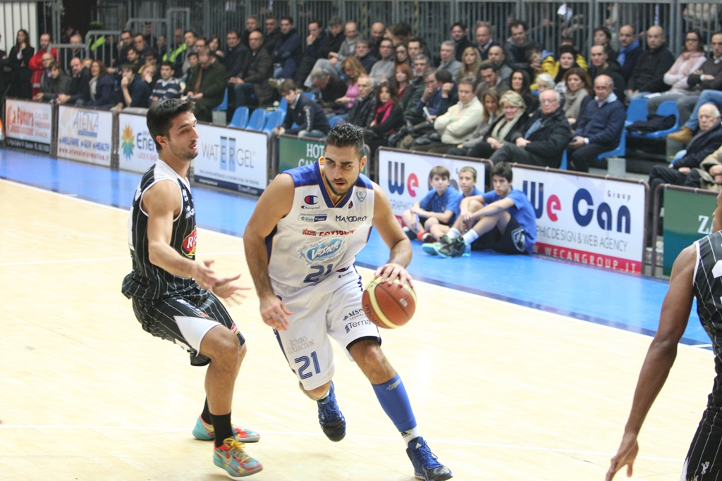 Un derby tira l’altro Un derby tira l’altro