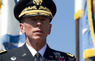 Torna il gen. Petraeus e fa risorgere gli Usa