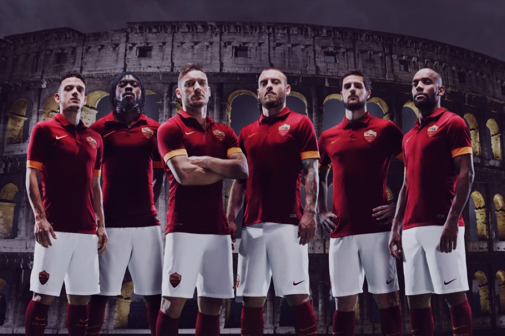 La nuova maglia della Roma La nuova maglia della Roma