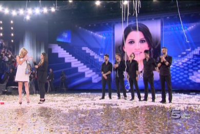 Ascolti 27/5: ad “Amici” Deborah batte la Amoroso, ma non Moreno