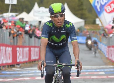Giro – Quintana in maglia rosa tra le polemiche