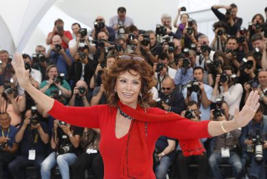 Sophia Loren ospite d’onore a Cannes e altre foto del giorno, 21.05.2014