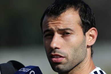 Napoli cala il poker