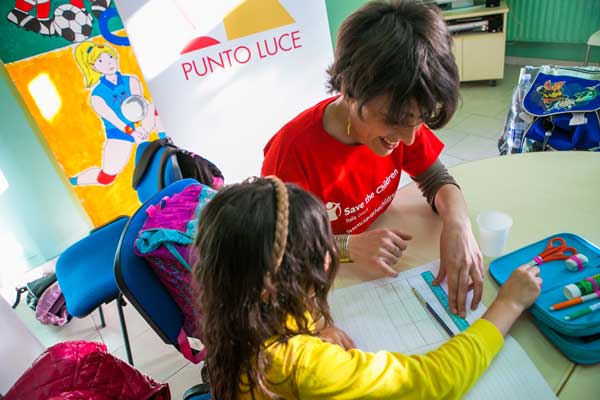 Save the Children “illumina il futuro” dei bimbi italiani