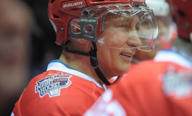 Putin, un sospettabile campione di hockey