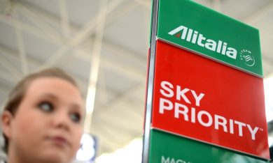 Alitalia con Etihad, ma i “patrioti” sperano ancora in Air France