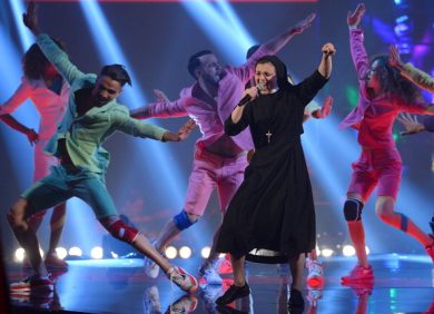 Suor Cristina: 10 canzoni che vorremmo sentirle cantare