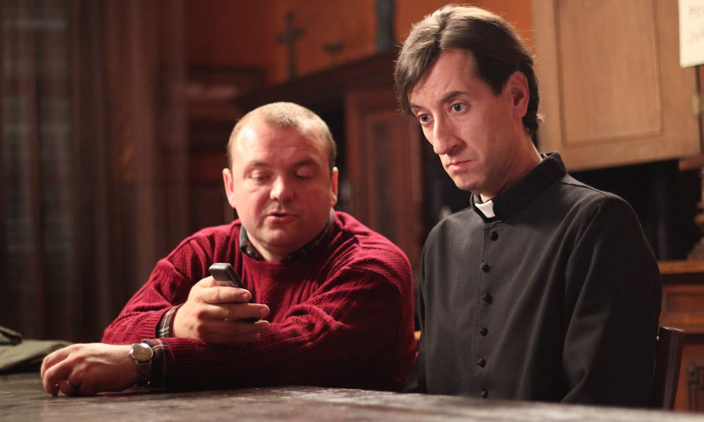 Padre Vostro, il film di Vinko Brešan – Video: vendere preservativi è peccato? Padre Vostro, il film di Vinko Brešan – Video: vendere preservativi è peccato?