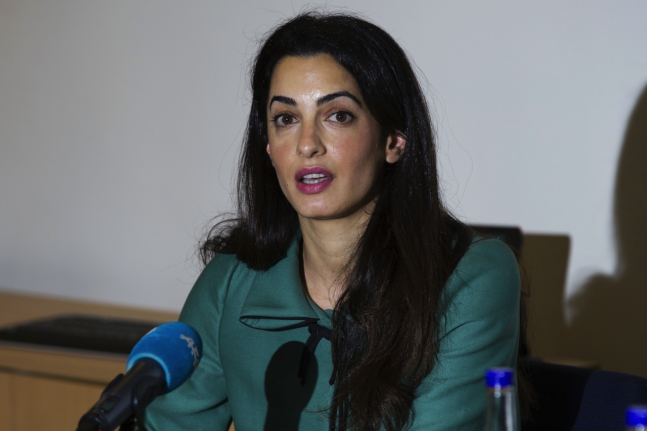 Tra George Clooney e Amal Alamuddin ci si mette la comunità musulmana